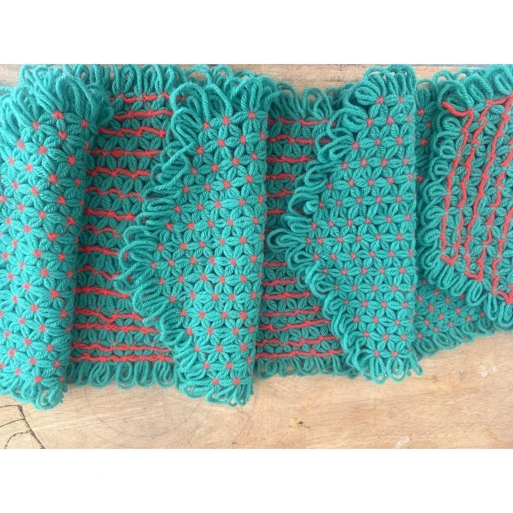 Vintage‎ Yarn Star 4 Placemats Green Red Granny Core Handmade